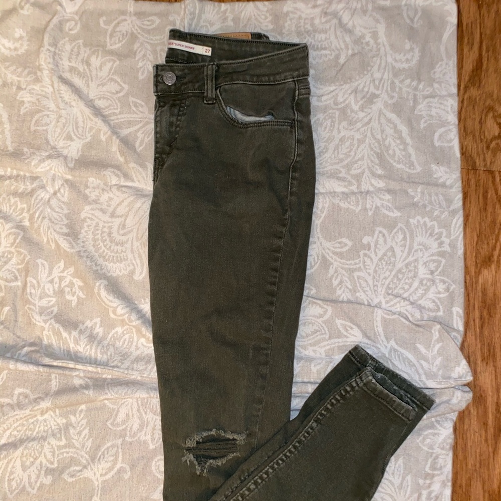 Women’s Levi’s skinny jeans